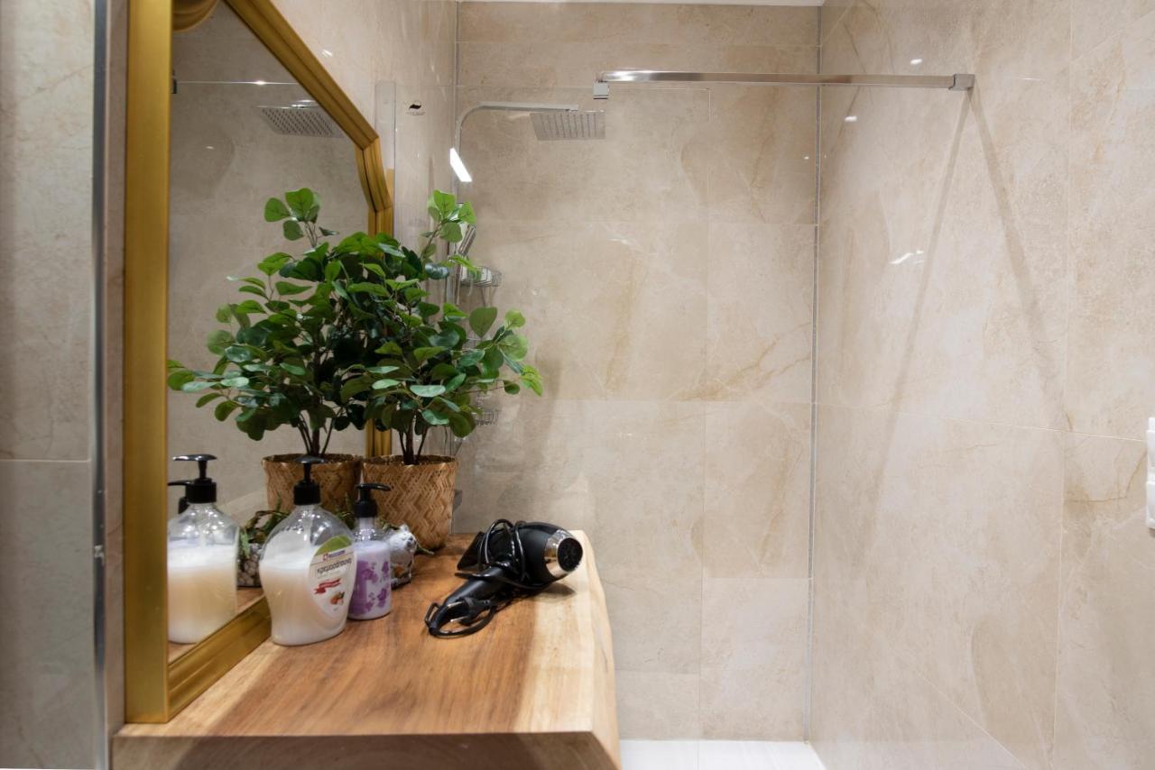 Ag.Sofias Pedestrian Area Luxury Ap. & Big Balcony Apartment Thessaloníki Luaran gambar